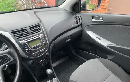 Hyundai Solaris II рестайлинг, 2013 год, 865 000 рублей, 12 фотография
