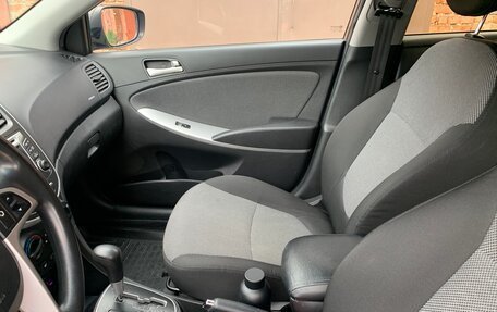 Hyundai Solaris II рестайлинг, 2013 год, 865 000 рублей, 13 фотография