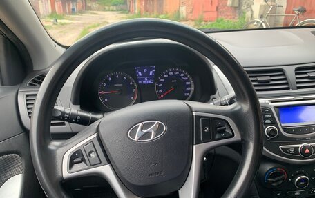 Hyundai Solaris II рестайлинг, 2013 год, 865 000 рублей, 10 фотография