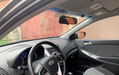 Hyundai Solaris II рестайлинг, 2013 год, 865 000 рублей, 9 фотография