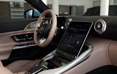 Mercedes-Benz SL-Класс AMG, 2024 год, 27 000 000 рублей, 13 фотография