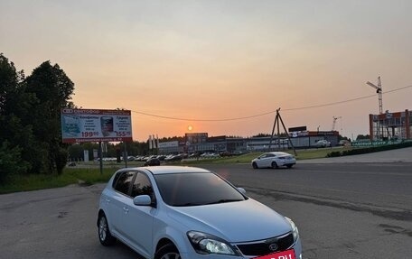 KIA cee'd I рестайлинг, 2010 год, 865 000 рублей, 2 фотография