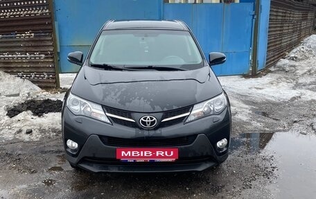 Toyota RAV4, 2013 год, 2 000 000 рублей, 2 фотография