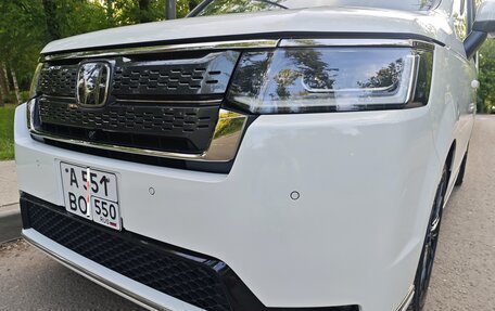Honda Stepwgn, 2022 год, 3 730 000 рублей, 4 фотография