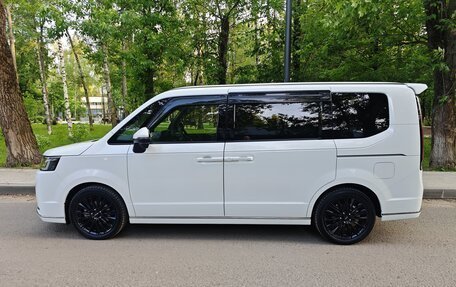 Honda Stepwgn, 2022 год, 3 730 000 рублей, 5 фотография