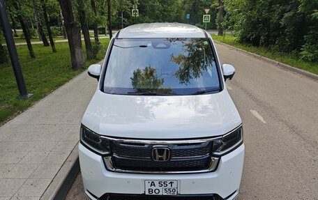 Honda Stepwgn, 2022 год, 3 730 000 рублей, 2 фотография