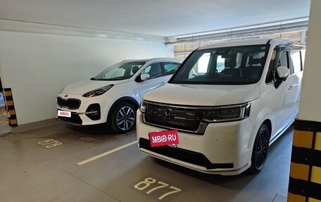 Honda Stepwgn, 2022 год, 3 730 000 рублей, 10 фотография