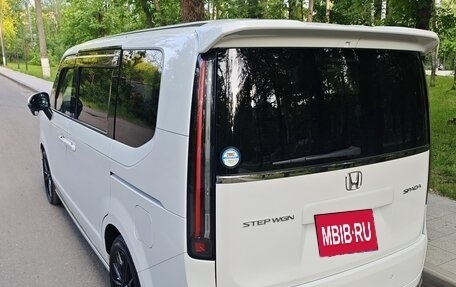 Honda Stepwgn, 2022 год, 3 730 000 рублей, 6 фотография