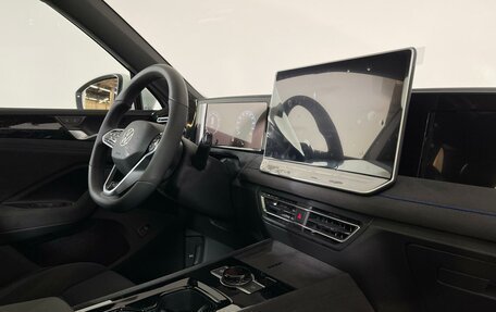 Volkswagen Tiguan, 2024 год, 5 490 000 рублей, 13 фотография