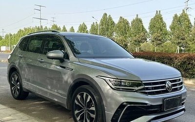 Volkswagen Tiguan II, 2022 год, 2 317 000 рублей, 1 фотография