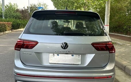 Volkswagen Tiguan II, 2022 год, 2 317 000 рублей, 5 фотография