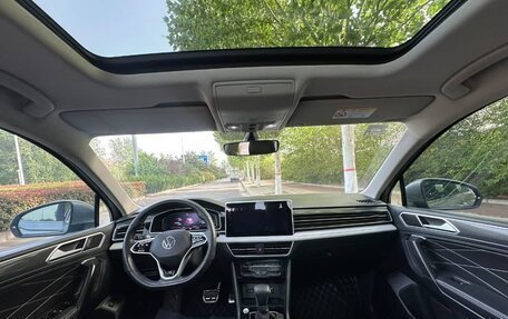 Volkswagen Tiguan II, 2022 год, 2 317 000 рублей, 8 фотография