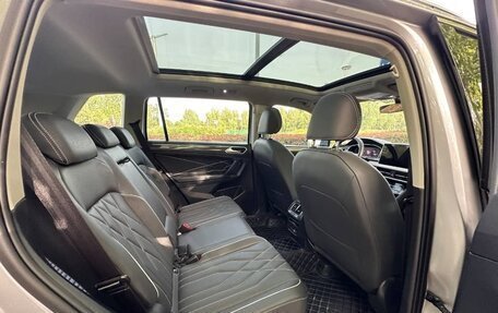 Volkswagen Tiguan II, 2022 год, 2 317 000 рублей, 17 фотография