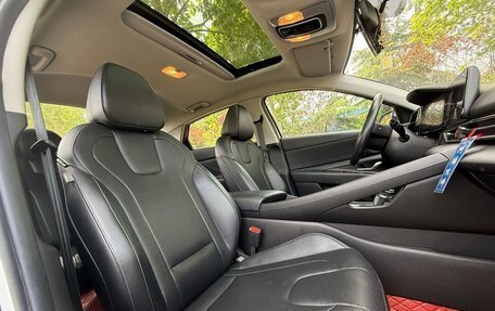 Hyundai Elantra, 2022 год, 1 277 000 рублей, 10 фотография