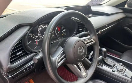 Mazda 3, 2021 год, 1 800 000 рублей, 11 фотография