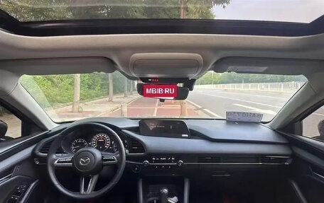 Mazda 3, 2021 год, 1 800 000 рублей, 14 фотография