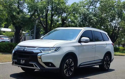 Mitsubishi Outlander III рестайлинг 3, 2020 год, 1 800 000 рублей, 1 фотография