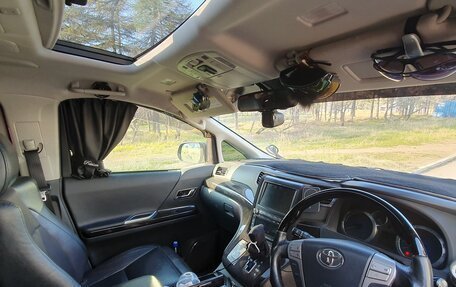 Toyota Vellfire I, 2013 год, 2 500 000 рублей, 2 фотография