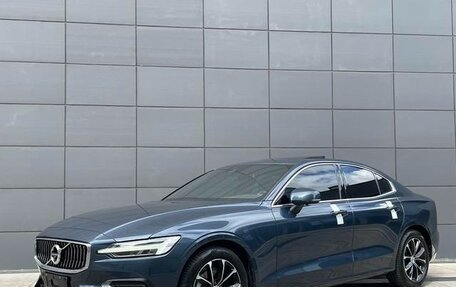Volvo S60 III, 2022 год, 2 567 887 рублей, 2 фотография