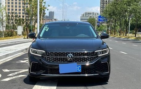 Volkswagen Passat B8 рестайлинг, 2022 год, 2 300 000 рублей, 2 фотография