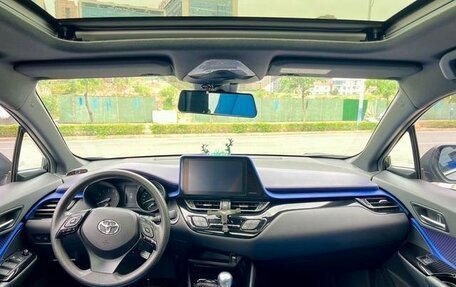 Toyota C-HR I рестайлинг, 2018 год, 1 600 443 рублей, 9 фотография