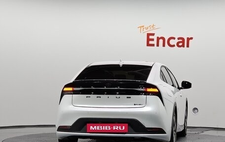 Toyota Prius IV XW50, 2022 год, 2 077 777 рублей, 2 фотография
