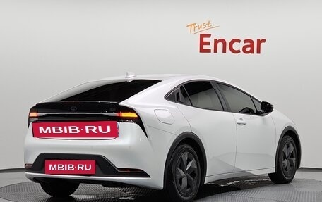 Toyota Prius IV XW50, 2022 год, 2 077 777 рублей, 3 фотография