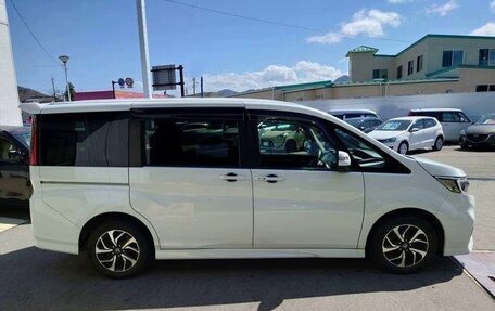 Honda Stepwgn IV, 2021 год, 1 805 000 рублей, 9 фотография