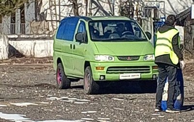 Mitsubishi Space Gear I рестайлинг, 1999 год, 1 250 000 рублей, 1 фотография