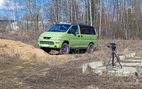 Mitsubishi Space Gear I рестайлинг, 1999 год, 1 250 000 рублей, 17 фотография