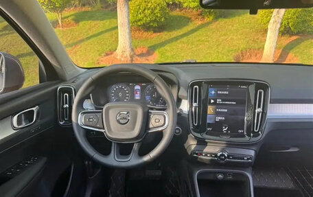 Volvo XC40 I, 2022 год, 1 900 000 рублей, 13 фотография