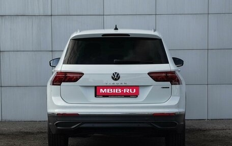 Volkswagen Tiguan II, 2021 год, 3 200 000 рублей, 4 фотография