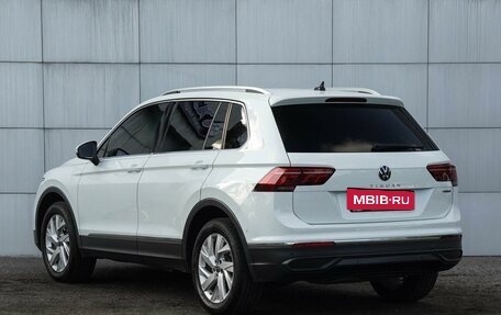 Volkswagen Tiguan II, 2021 год, 3 200 000 рублей, 2 фотография