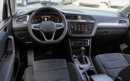 Volkswagen Tiguan II, 2021 год, 3 200 000 рублей, 6 фотография