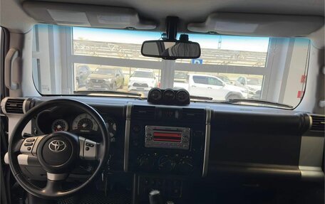 Toyota FJ Cruiser, 2012 год, 3 550 000 рублей, 18 фотография