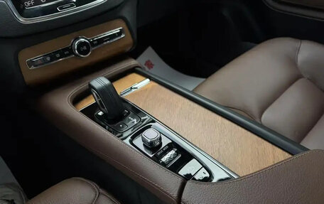 Volvo XC90 II рестайлинг, 2022 год, 4 150 000 рублей, 19 фотография
