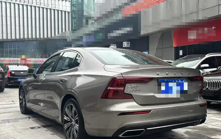 Volvo S60 III, 2022 год, 2 200 000 рублей, 4 фотография
