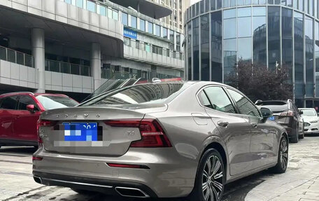 Volvo S60 III, 2022 год, 2 200 000 рублей, 5 фотография