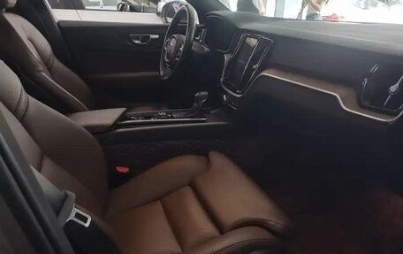 Volvo S60 III, 2022 год, 2 200 000 рублей, 8 фотография