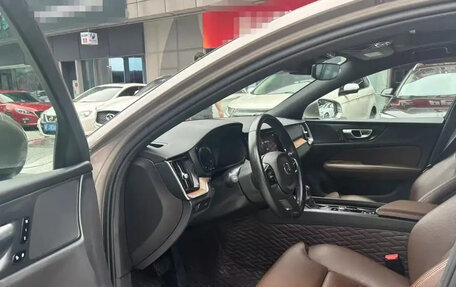 Volvo S60 III, 2022 год, 2 200 000 рублей, 7 фотография