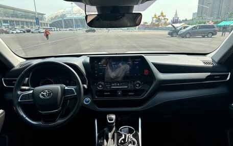 Toyota Highlander, 2022 год, 3 347 333 рублей, 8 фотография