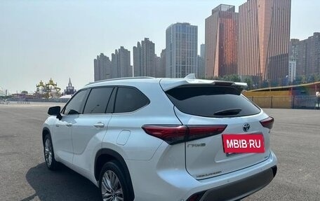 Toyota Highlander, 2022 год, 3 347 333 рублей, 2 фотография