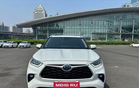 Toyota Highlander, 2022 год, 3 347 333 рублей, 6 фотография