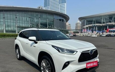 Toyota Highlander, 2022 год, 3 347 333 рублей, 5 фотография