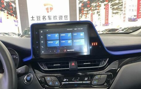 Toyota C-HR I рестайлинг, 2022 год, 1 811 333 рублей, 11 фотография