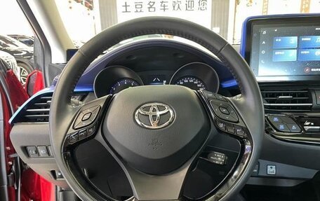 Toyota C-HR I рестайлинг, 2022 год, 1 811 333 рублей, 9 фотография
