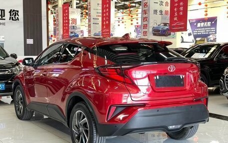 Toyota C-HR I рестайлинг, 2022 год, 1 811 333 рублей, 2 фотография