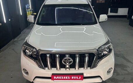 Toyota Land Cruiser Prado 150 рестайлинг 2, 2016 год, 4 100 000 рублей, 2 фотография