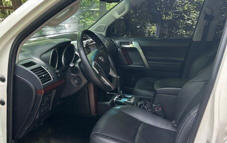 Toyota Land Cruiser Prado 150 рестайлинг 2, 2016 год, 4 100 000 рублей, 13 фотография