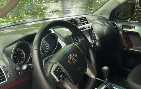 Toyota Land Cruiser Prado 150 рестайлинг 2, 2016 год, 4 100 000 рублей, 14 фотография